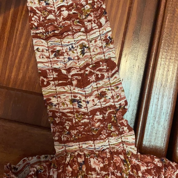 Floral AE romper - Picture 4 of 4